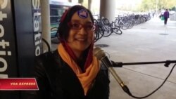 Người phụ nữ hát mỗi kỳ bầu cử ở Mỹ Người phụ nữ hát mỗi kỳ bầu cử ở Mỹ