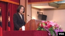台湾总统蔡英文24日出席陆海空军将官晋任布达暨授阶典礼 (美国之音 齐勇明摄)