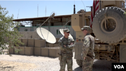 资料照片:在叙利亚美军基地的美军士兵。