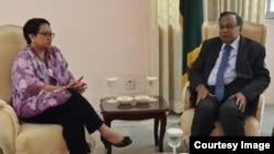 အင်ဒိုနီးရှား နိုင်ငံခြားရေး ဝန်ကြီးနဲ့ ဘင်္ဂလားဒေရှ့် နိုင်ငံခြားရေး ဝန်ကြီးတို့ တွေ့ဆုံဆွေးနွေး။