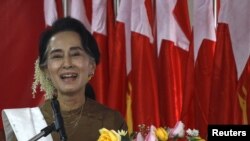 လွတ်လပ်ရေးနေ့ အခမ်းအနား သတင်းဓာတ်ပုံများ