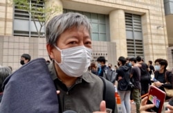 支联会主席李卓人表示,西九法院大楼外排队声援的人潮,反映国安法震慑下香港人心不死 (美国之音/汤惠芸)