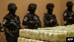 ဘန်ကောက်မြို့မှာ ဖမ်းဆီးရမိတဲ့ အမေရိကန်ဒေါ်လာ ၃၇ သန်းတန်ဖိုးရှိ မူးယစ်ဆေးဝါးများ။ (ဖေဖော်ဝါရီ ၂၀၊ ၂၀၁၇)