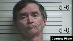 砍伤在美国高中留学的中国女生的嫌疑人戴纳·埃里克森被捕时的照片。(印第安纳州布朗郡治安官办公室提供照片。)