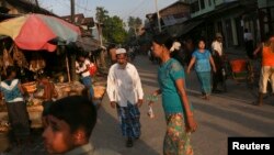 မောင်တောဈေးတနေရာ