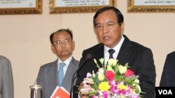 ကမ္ဘောဒီးယား နိုင်ငံခြားရေးဝန်ကြီး Prak Sokhon။