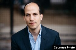 纽约大学法学院亚美研究所研究员何宜伦(Arron Halegua)