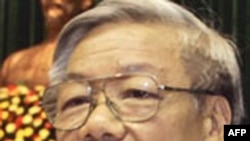 Durante el fin de semana, la policía evacuó los edificios cercanos al apartamento de James Holmes, en cuyo interior se encontró una trampa explosiva.