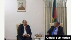 မြန်မာအမျိုးသား လုံခြုံရေး အကြံပေး ဦးသောင်းထွန်းနဲ့ ဘင်္ဂလားဒေ့ရှ်နိုင်ငံခြားရေးဝန်ကြီး AH Mahmood Ali တို့ တွေ့ဆုံဆွေးနွေးနေစဉ်