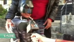 VOA连线:不给糖就捣蛋!小朋友扮装庆祝万圣节 VOA连线:不给糖就捣蛋!小朋友扮装庆祝万圣节