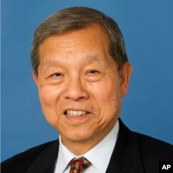 经济学家黄育川博士