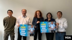 Dân biểu Margrarete Bause đã nhận bảo trợ cho nhà hoạt động Công đoàn và môi trường Hoàng Đức Bình.