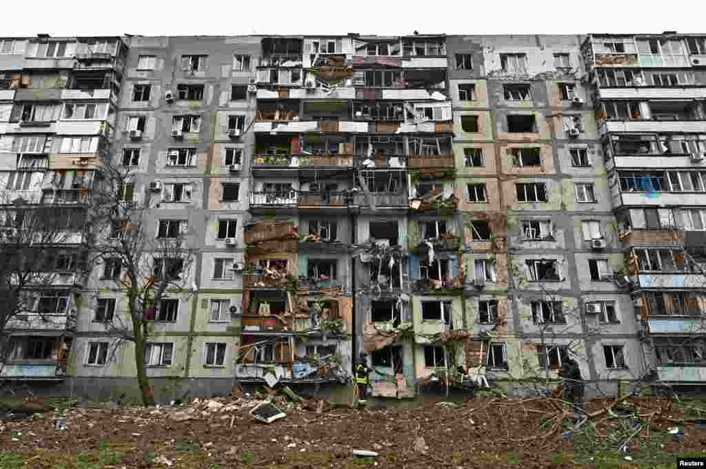 Багатоповерхівка у Запоріжжі, пошкоджена внаслідок атаки 22 березня 2024 року. REUTERS