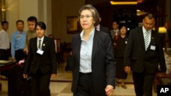 ကုလသမဂ္ဂ လူ့အခွင့်အရေး အထူးကိုယ်စားလှယ် Yanghee Lee ၂၀၁၅ ဇန်နဝါရီတုန်းက မြန်မာနိုင်ငံကို လာရောက်စဉ်