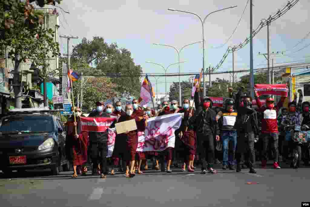 မန္တလေးမြို့က စစ်အာဏာသိမ်း ဆန့်ကျင်ဆန္ဒပြပွဲ မြင်ကွင်း။