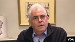 英国公民韩飞龙( 美国之音江静玲拍摄)