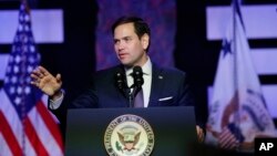联邦参议员鲁比奥(Marco Rubio)2019年2月1日在佛罗里达州的一个会议上发表讲话。