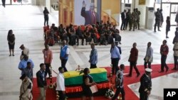 ကွယ်လွန်သူ ကုလသမဂ္ဂအတွင်းရေးမှူးချုပ်ဟောင်း ကိုဖီ အန်နန်ရဲ့ နာရေးအခမ်းအနားကို သူ့ရဲ့ဇာတိမြေ ဂါနာနိုင်ငံမှာ ကျင်းပဖို့ ပြင်ဆင်နေစဉ် Sept. 11, 2018.