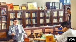 任贤齐、孙家栋主演的《树大招风》内容涉及内地官员贪污 (苹果日报图片)