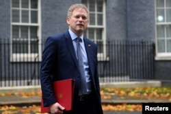 英国商业大臣格兰特·夏普斯(Grant Shapps)在伦敦唐宁街10号。(2022年11月17日)