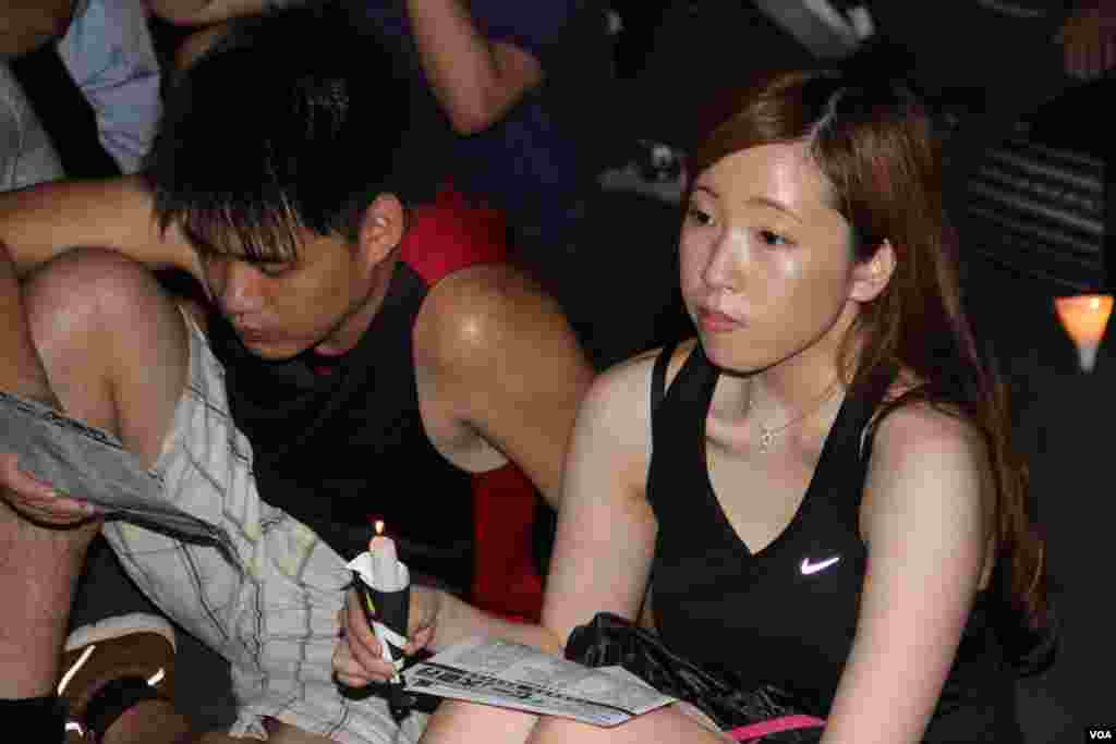 纪念六四25周年香港维园烛光晚会(美国之音图片/海彦拍摄)