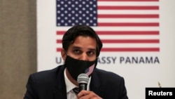 美国副国家安全顾问达利普·辛格(Daleep Singh)在巴拿马宣讲拜登政府的“重建更美好倡议”(路透社2021年9月30日)