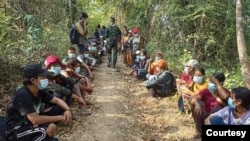 ထိုင်းမြန်မာနယ်စပ်မှာဒီရက်အတွင်းဖမ်းမိတဲ့မြန်မာနိုင်ငံသားများ (ဓာတ်ပုံ - Army PR Center)