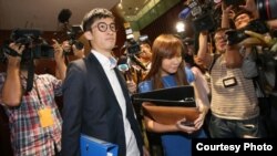 青年新政的梁颂恒和游蕙祯(苹果日报图片)