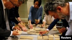 ပြင်သစ်ရွေးကောက်ပွဲ မဲရေတွက်နေစဉ်