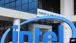 美国硅谷的英特尔公司。据报道,英特尔和其他三家芯片制造商的产品流入了俄罗斯,被用于乌克兰战场。