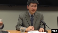 东京大学法学教授高原明生(美国之音 钟辰芳拍摄)