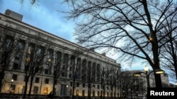 美国华盛顿,美国司法部大楼沐浴在晨光中(2020年2月14日)。