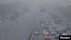 资料照:中国首都北京的雾霾 (2018年11月26日)