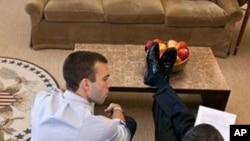 1月24号,美国总统奥巴马和白宫讲话总撰稿人乔恩·法弗