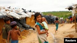 ဘင်္ဂလားဒေရှ့် နိုင်ငံက ရိုဟင်ဂျာ ဒုက္ခသည်စခန်း။