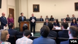 美国国会暨行政当局中国委员会(CECC)2020年3月11日召开就维吾尔强迫劳动问题召开讨论会。(美国之音记者李逸华摄)