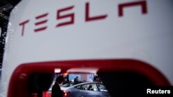 上海车展上的特斯拉电动车。(2021年4月20日)