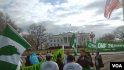 白宫前的抗议人群