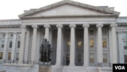 资料照片:毗邻白宫的美国财政部总部大楼。