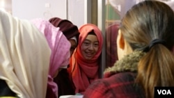 资料照片:穆斯林藏族学生在印度达兰萨拉参加教育巡回活动。(2018年12月19日)