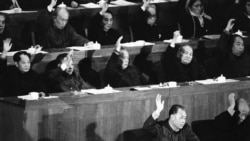 百岁中共何以忌惮赵紫阳而不怵毛夫人? 百岁中共何以忌惮赵紫阳而不怵毛夫人?