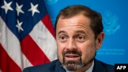 2024年8月12日,美国苏丹问题特使佩里埃洛在苏丹停火谈判前的新闻发布会上讲话。(法新社照片)