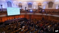 总部位于英国的独立审判机构“维吾尔族法庭”(Uyghur tribunal)确信中国政府犯下了种族灭绝罪。(2021年12月9日 )