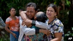 ကျွန်ပြုခဲ့ရတဲ့ ရေလုပ်သား ကိုမြင့်နိုင် မိသားစုနဲ့ပြန်ဆုံ။