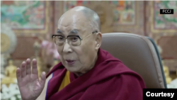 西藏精神领袖达赖喇嘛2021年11月10日接受日本外国记者俱乐部集体采访(日本外国记者俱乐部视频截图)