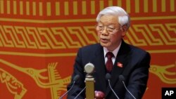 Tổng bí thư Đảng cộng sản Việt Nam Nguyễn Phú Trọng đọc bài diễn văn trong lễ khai mạc Đại hội Đảng Toàn quốc lần thứ 12 tại Hà Nội, Việt Nam, ngày 21/1/2016.