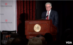 美国商务部国际贸易事务次长吉尔伯特·卡普兰4月13日在纽约讲话