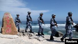 တရုတ်ရေတပ် တပ်ဖွဲ့ဝင်များကို paracel ကျွန်းစုမှာတွေ့ရစဉ်။ (ဇန်နဝါရီ ၂၉၊ ၂၀၁၆)