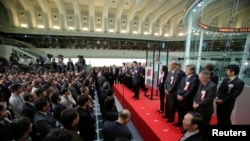 日本首相安倍晋三总结2013年东京股市交易