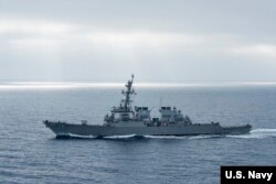 美军希金斯号驱逐舰2017年8月在太平洋上执行任务(美国海军图片)。